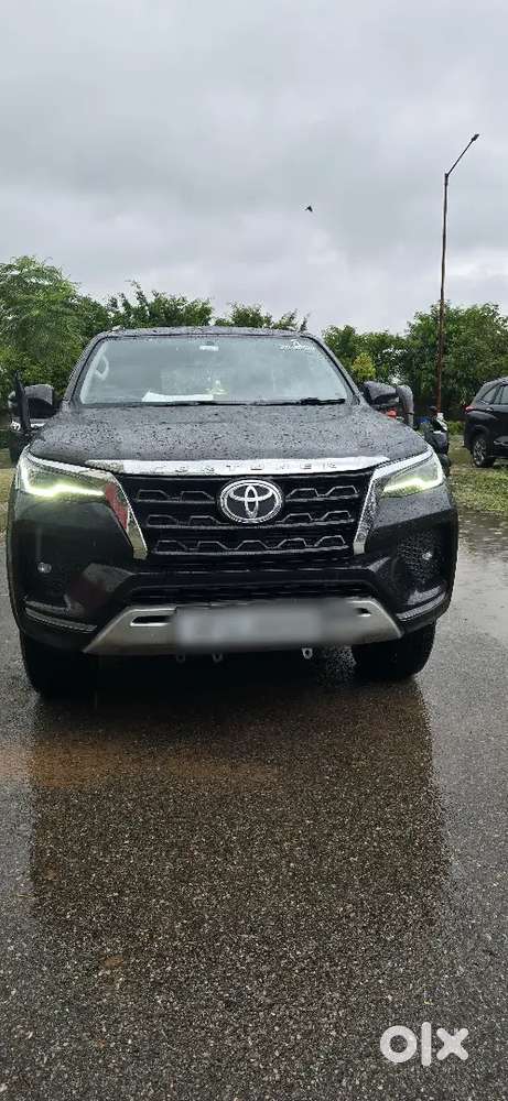 A Well Maintained Fortuner Single Hand Driven Mint Condition