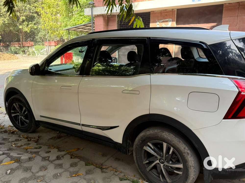 Mahindra Xuv700 Petrol Well Maintained