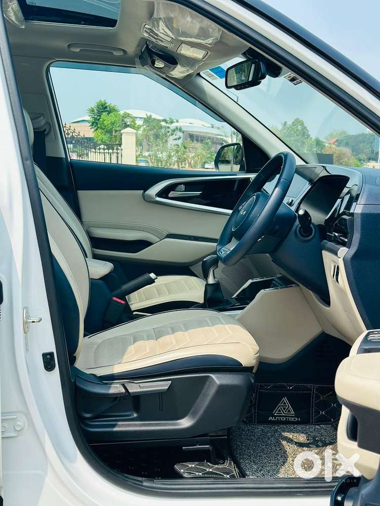 Kia Carens Luxury (o)1.5 Turbo Petrol Dct 7 Str, 2023, Petrol