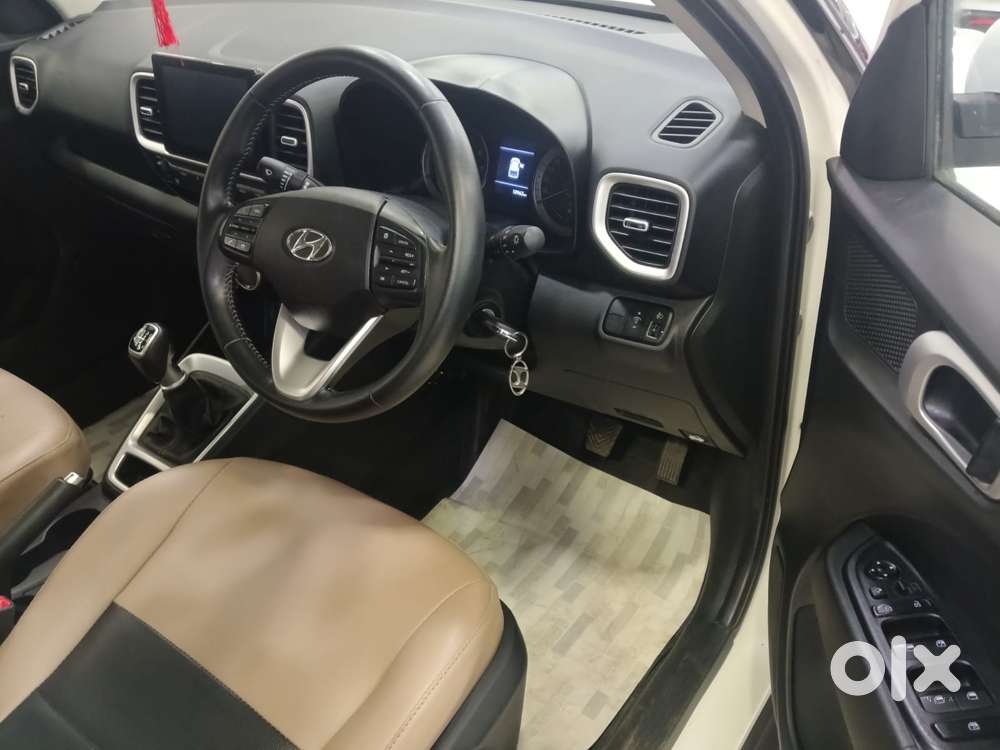 Hyundai Venue 1.0 Sx Turbo Imt Dual Tone Sport, 2021, Petrol