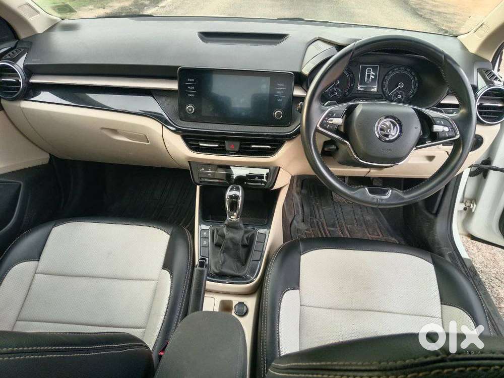 Skoda Slavia 1.0 Ambition Tsi, 2023, Petrol