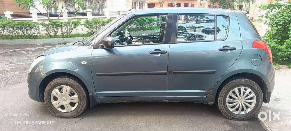 Maruti Suzuki Swift Vxi 1.2 Abs Bs-iv, 2011, Petrol