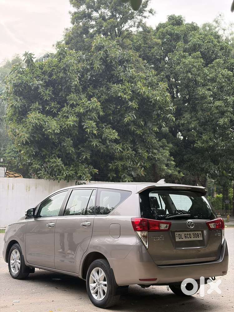 Toyota Innova Crysta 2.8 Zx At 7 Seater, 2017, Diesel