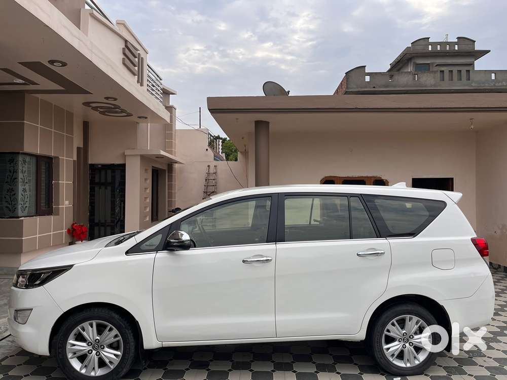 Toyota Innova Crysta 2019
