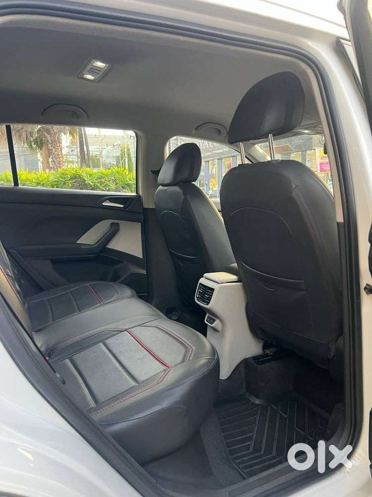 Volkswagen Taigun 1.0 Tsi Highline At, 2022, Petrol