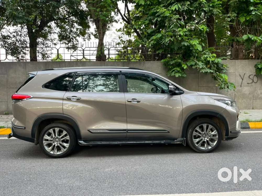 Toyota Innova Hycross 2.0 Zx (o) Hybrid 7 Str, 2026, Petrol