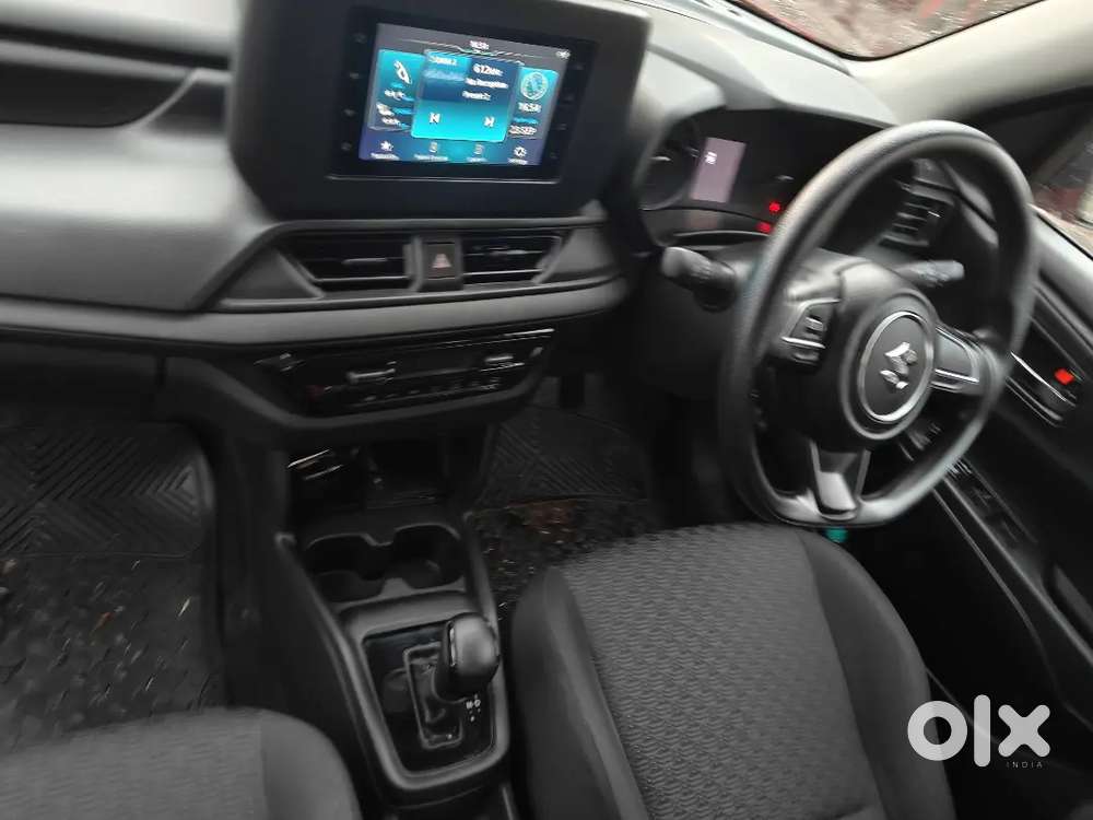 Maruti Suzuki Swift Petrol 2024