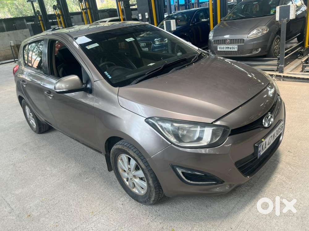 Hyundai I20 2012 Diesel 80000 Km Driven, Brand New Tires