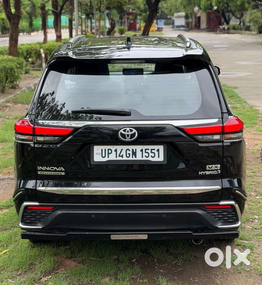 Toyota Innova Hycross 2.0 Vx (o) Hybrid 7 Str, 2025, Petrol