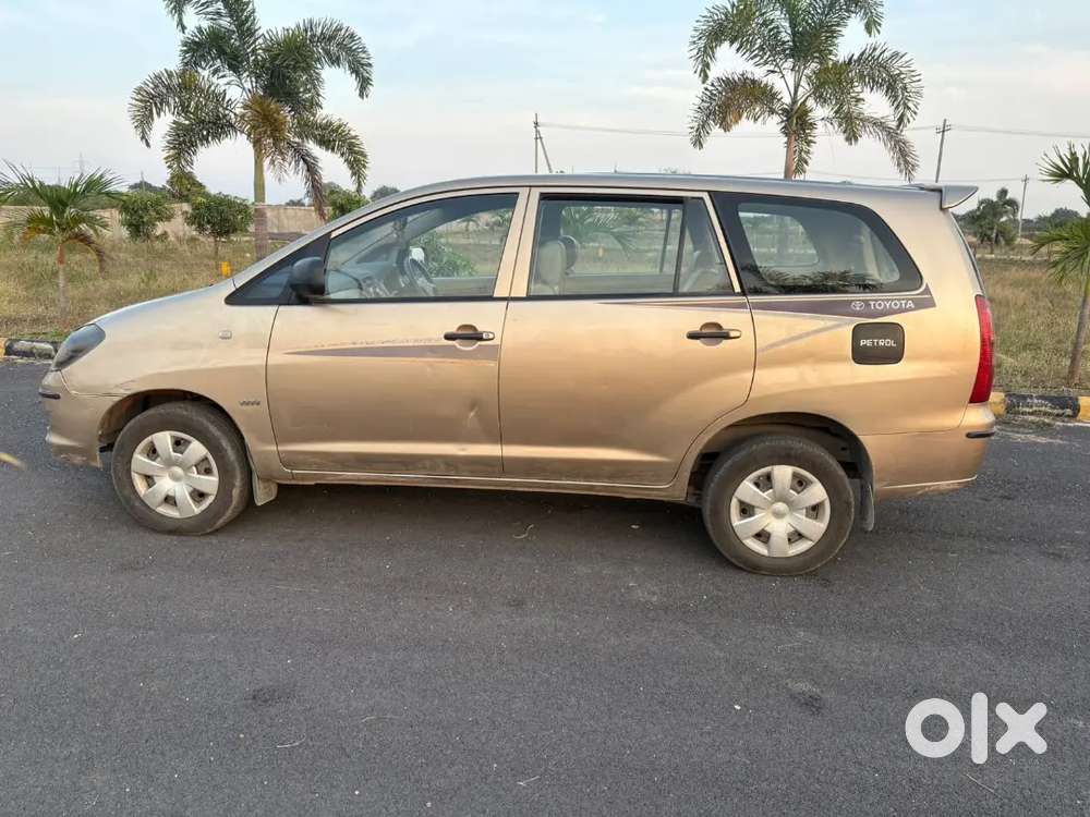 Toyota Innova 2005 Petrol Well Maintained, Very Good Condition