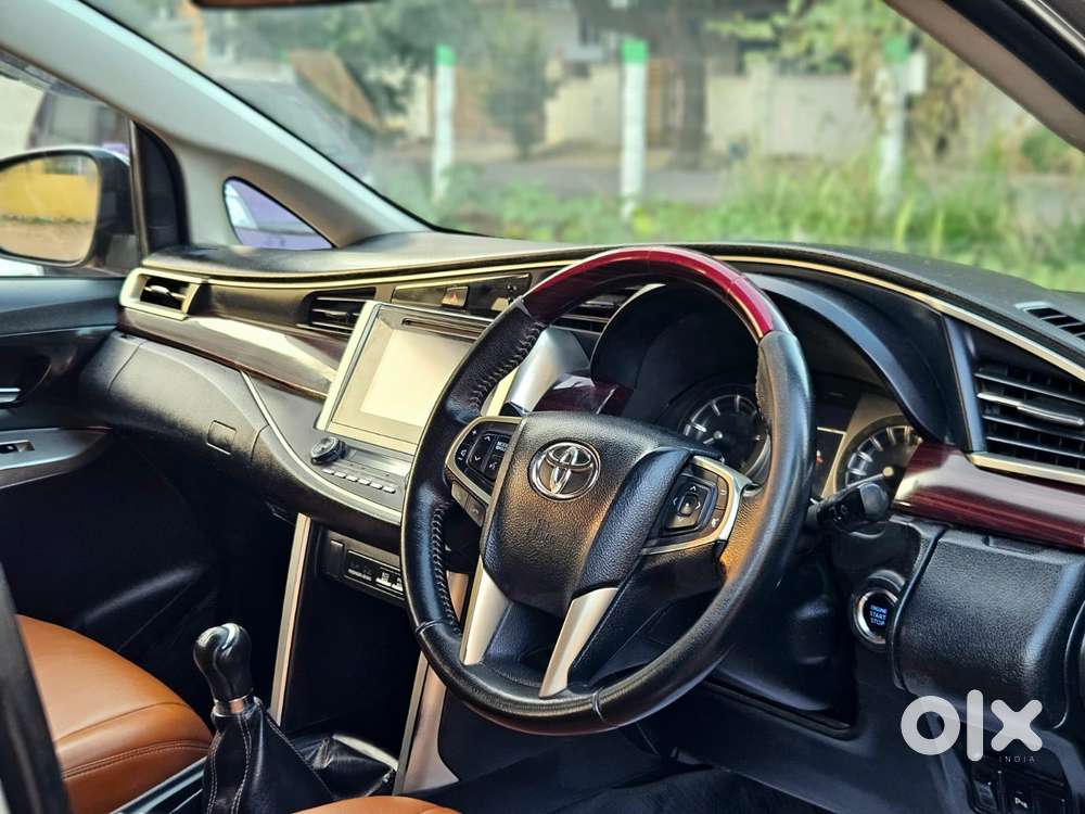 Toyota Innova Crysta 2.4 V 7 Str, 2016, Diesel