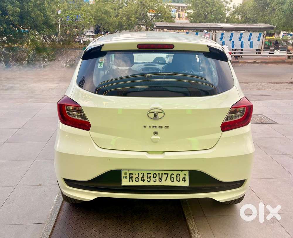 Tata Tiago 1.2 Revotron Xt (o), 2022, Petrol