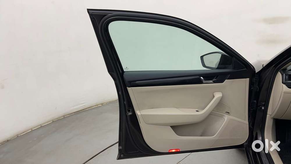 Skoda Superb Lk 1.8 Tsi At, 2016, Petrol