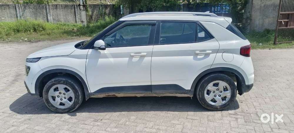 Hyundai Venue S 1.2 Petrol, 2022, Petrol