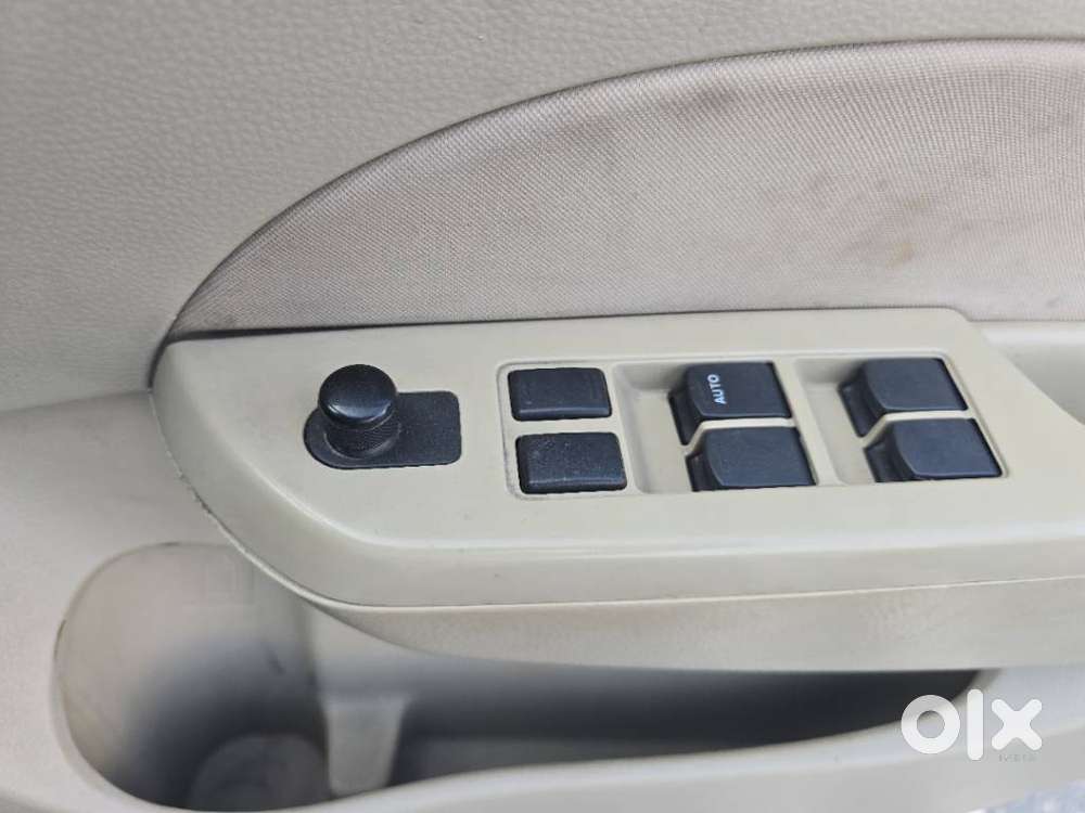 Maruti Suzuki Swift Dzire 1.2 Vxi Bsiv, 2012, Petrol