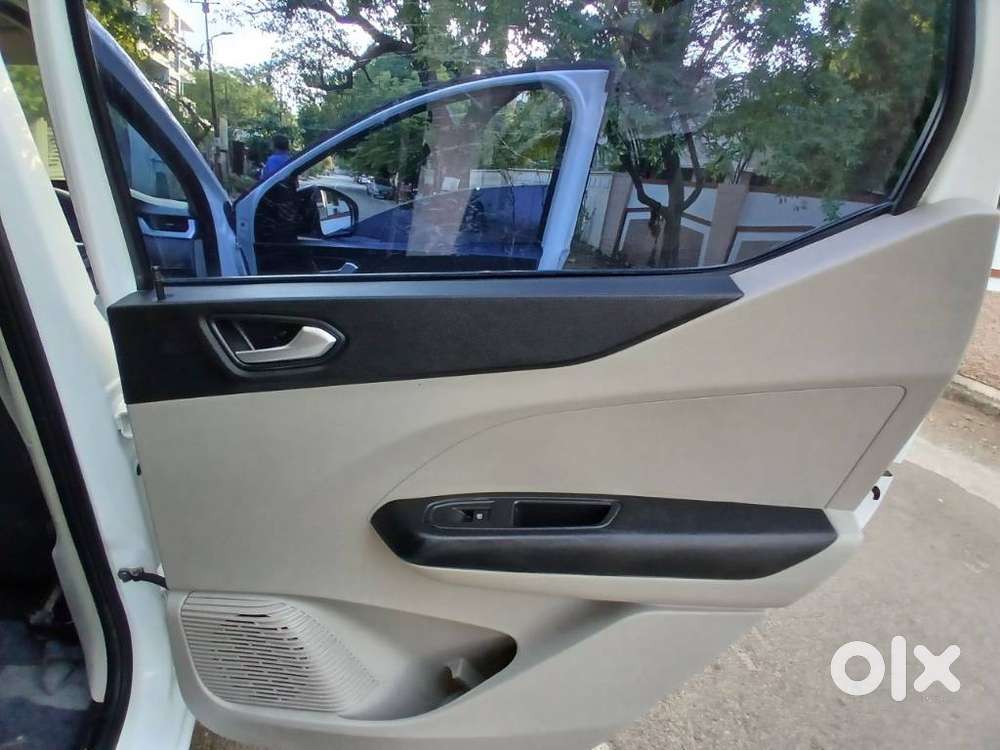 Renault Triber Rxz, 2021, Petrol