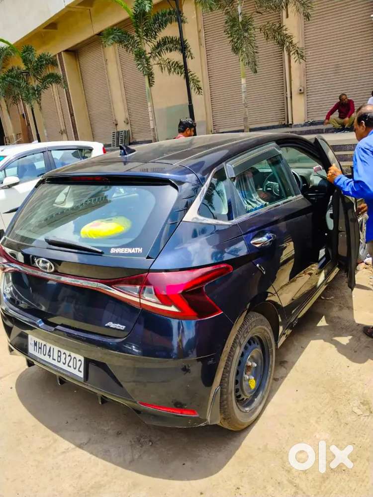 Hyundai New I20 Asta Black 2023 Petrol Well Maintained Selling Urgent