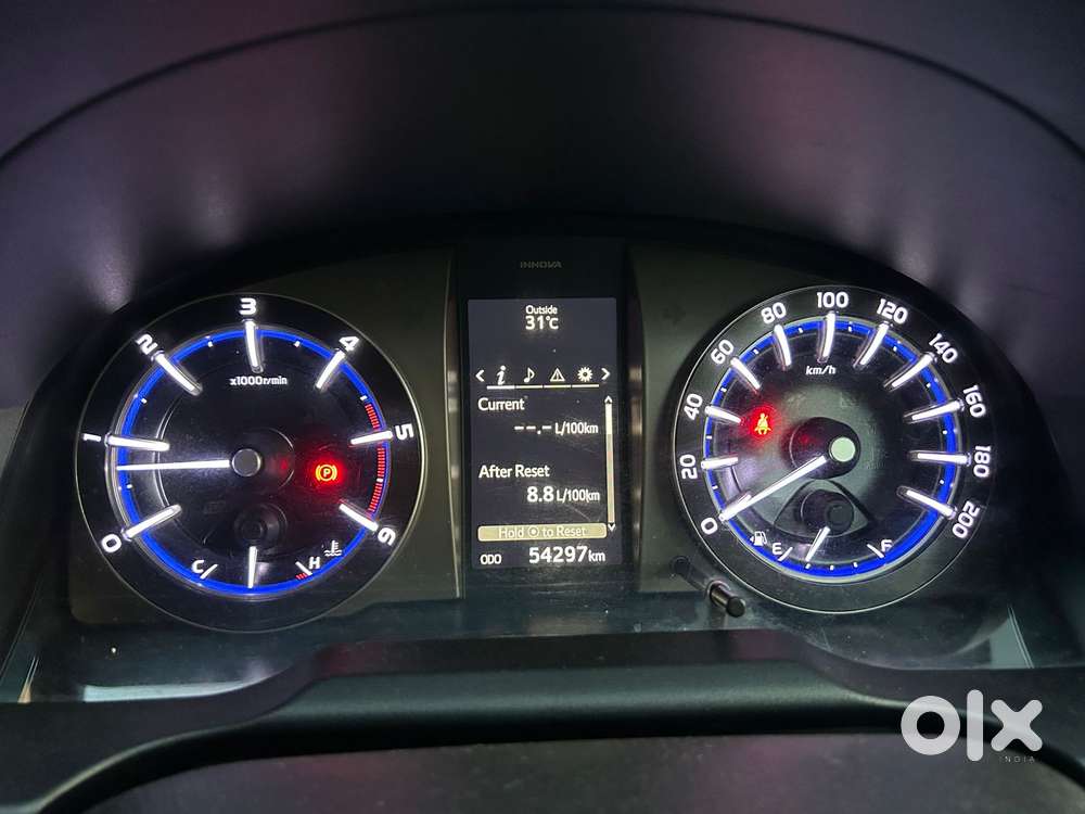 Toyota Innova Crysta 2.4 V 8 Str, 2022, Diesel