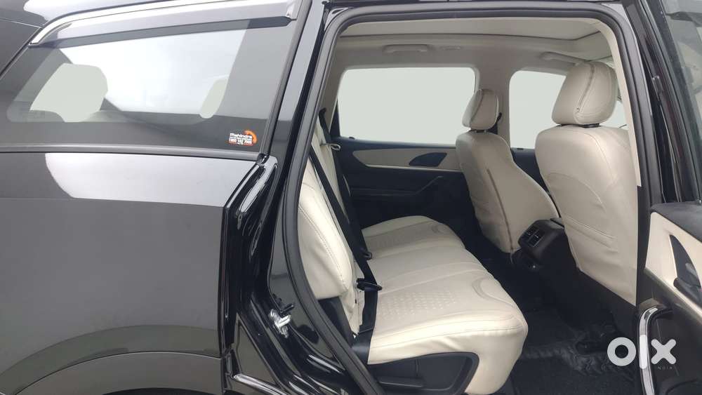 Mahindra Xuv700 2.0 Ax 5 Petrol At Str, 2024, Petrol