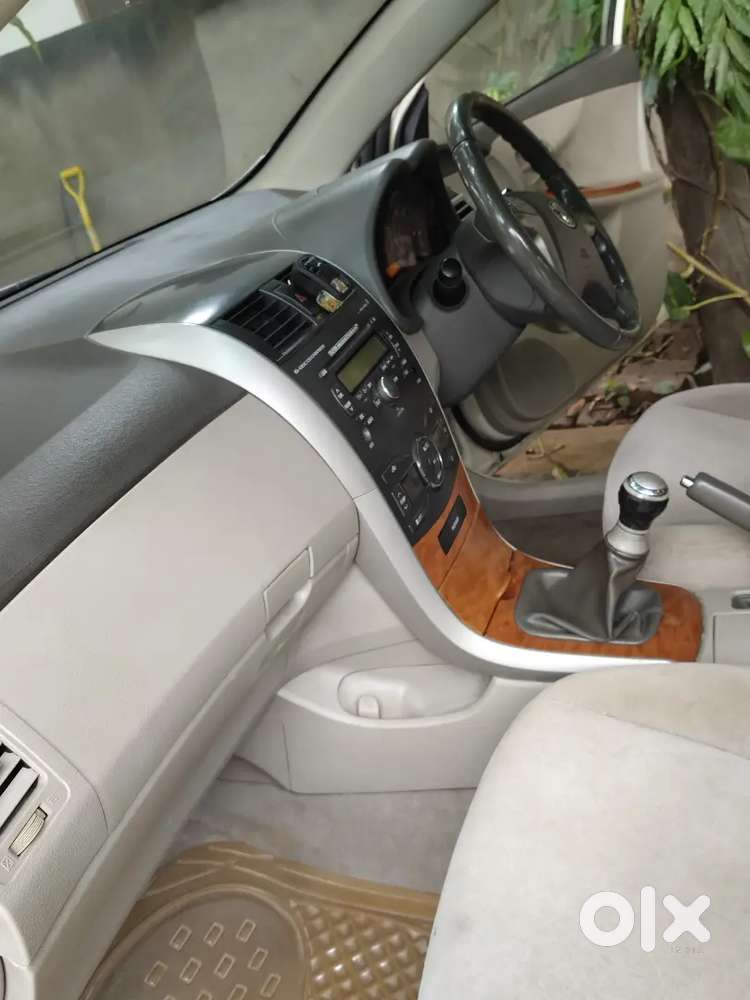 Toyota Corolla Altis 2010