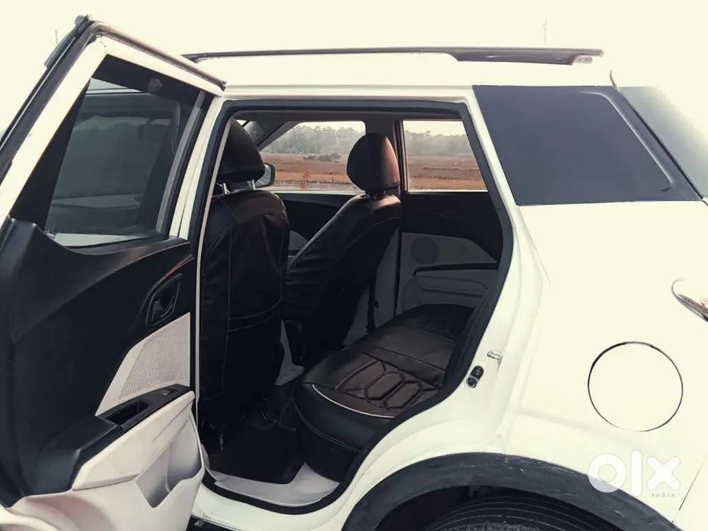 Mahindra Xuv300 Pearl White Diesel Sunroof