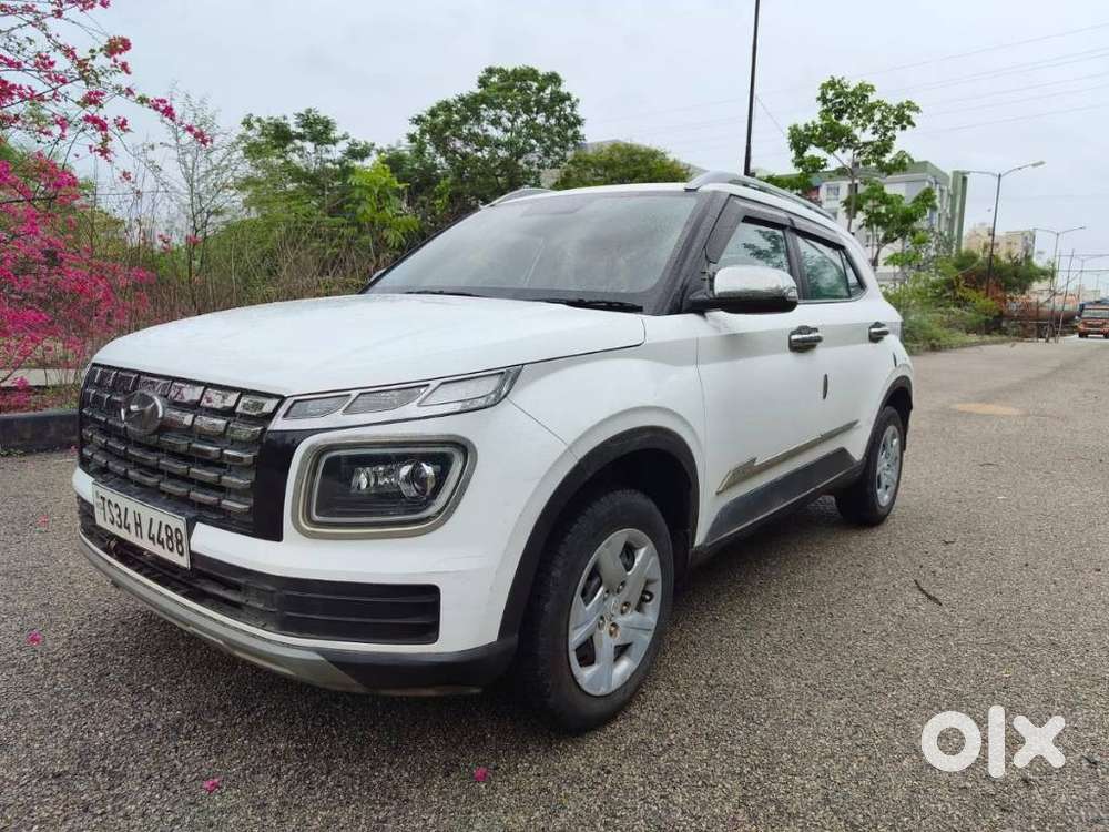 Hyundai Venue 1.2 S (o), 2022, Petrol