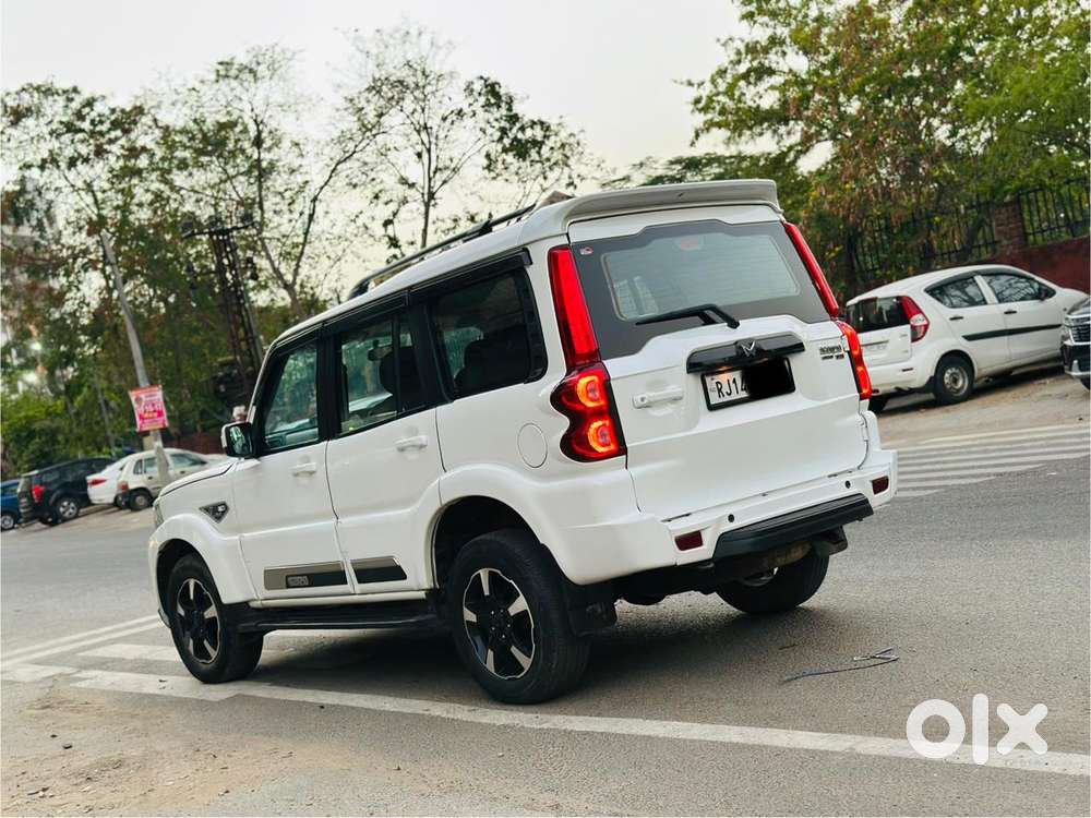 Mahindra Scorpio Classic 2.2 S 11 Mt 7 Str, 2024, Diesel