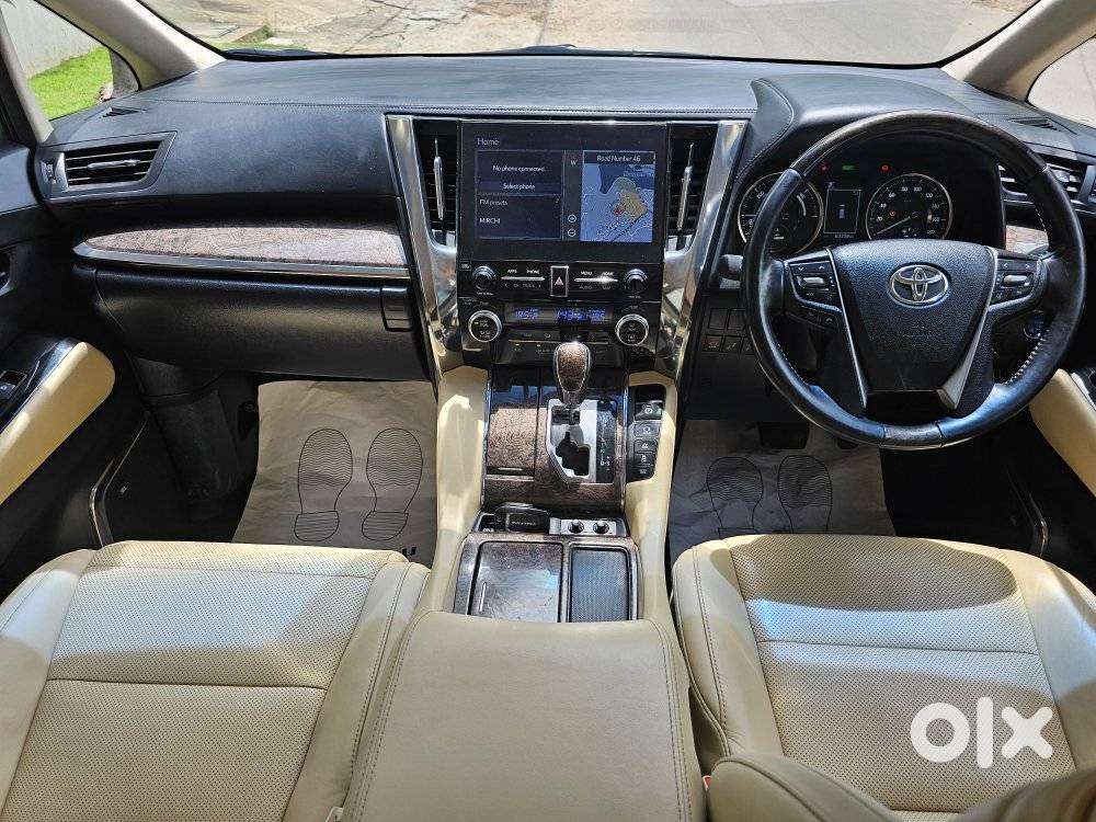 Toyota Vellfire 2.5 Executive Lounge, 2020, Petrol