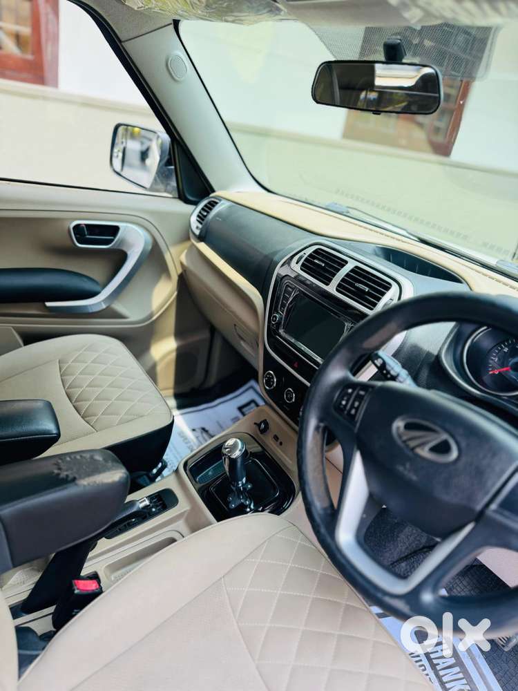 Mahindra Tuv 300 T10 Amt, 2017, Diesel