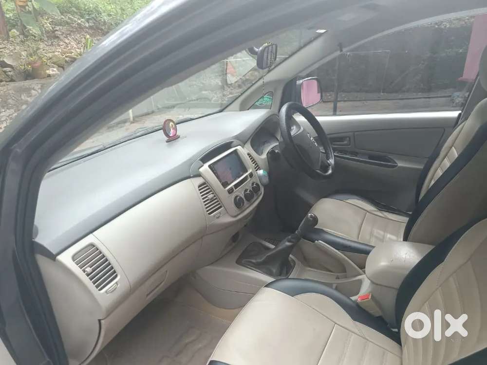 Toyota Innova 2013 Diesel 240000 Km Driven