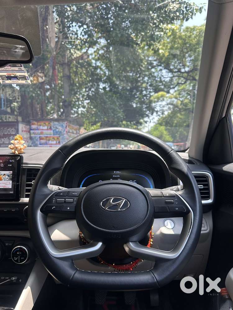 Hyundai Venue Petrol 2024