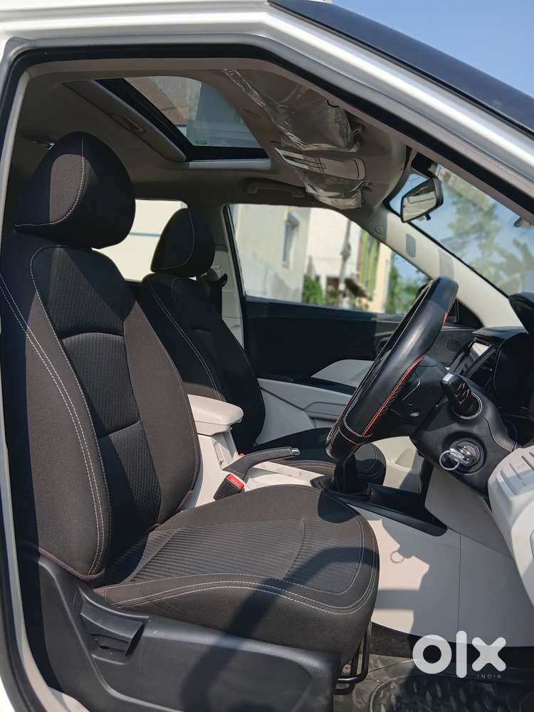 Mahindra Xuv300 W4, 2024, Petrol