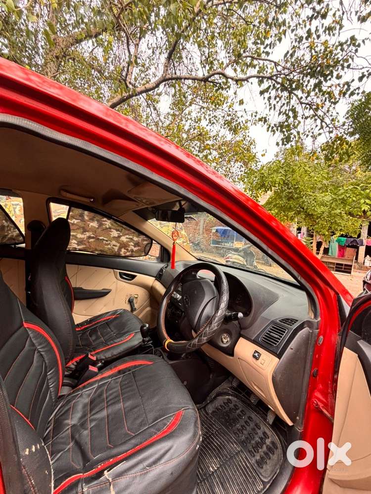 Hyundai Eon Cng & Hybrids Badiya Car Hai Ache Sa Rakhi Hai Mene