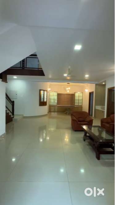 4000sqft 5BHK House in Vennala