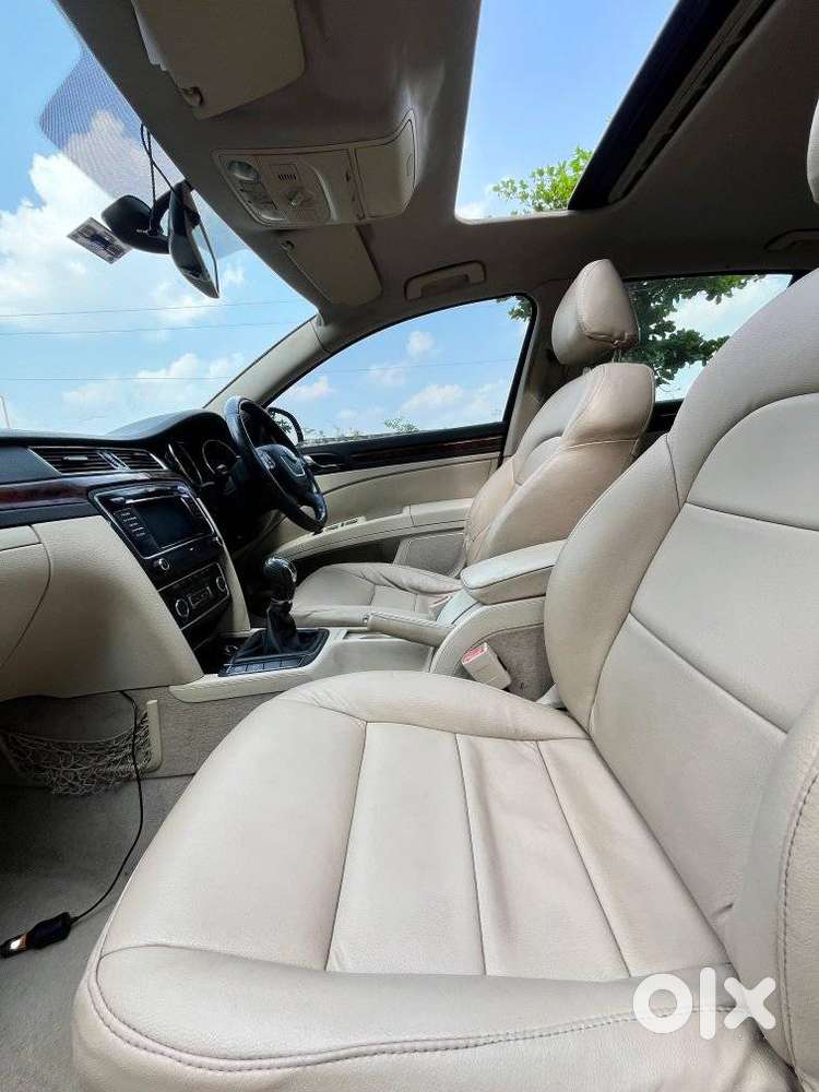 Skoda Superb, 2011, Petrol