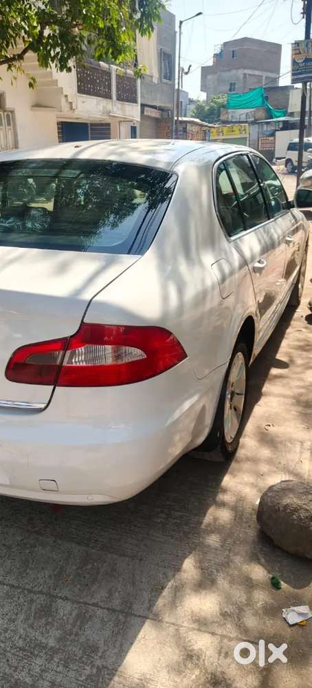 Skoda Superb 2011 Diesel 186000 Km Driven