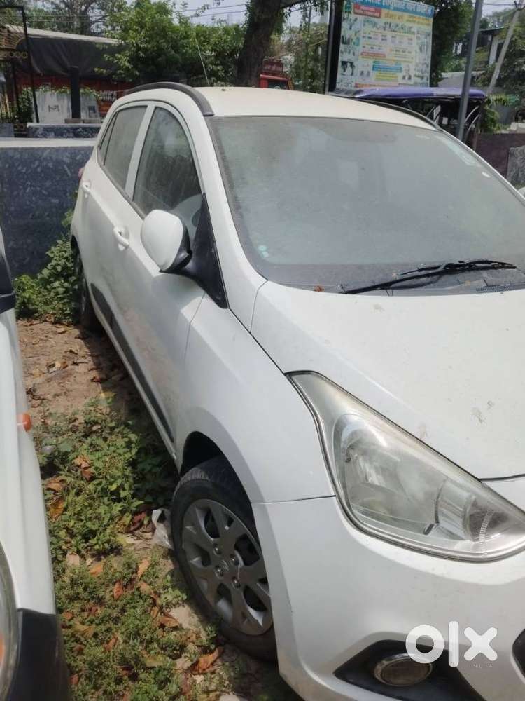 Hyundai Grand I10 2013-2016 Sportz, 2015, Petrol
