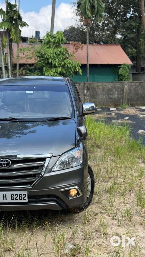 Orginal Kerala Toyota Innova 2012 Diesel Well Maintained