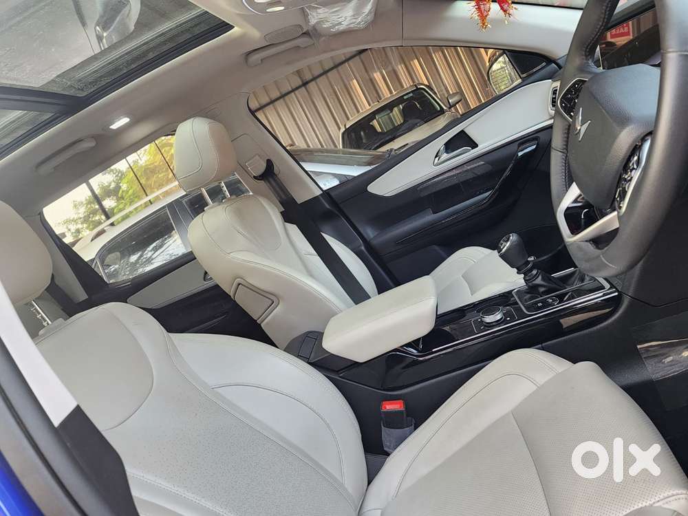 Mahindra Xuv700 2.2 Ax 7 Diesel Mt Luxury Pack Str, 2024, Diesel