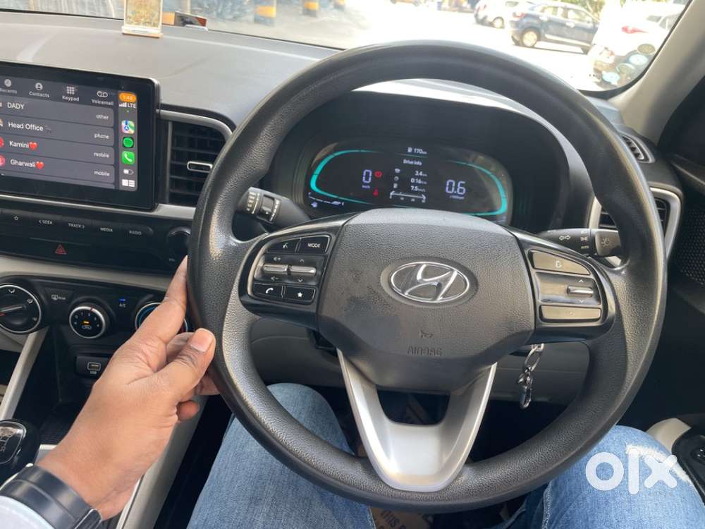 Hyundai Venue 2022 Petrol Well Maintained
