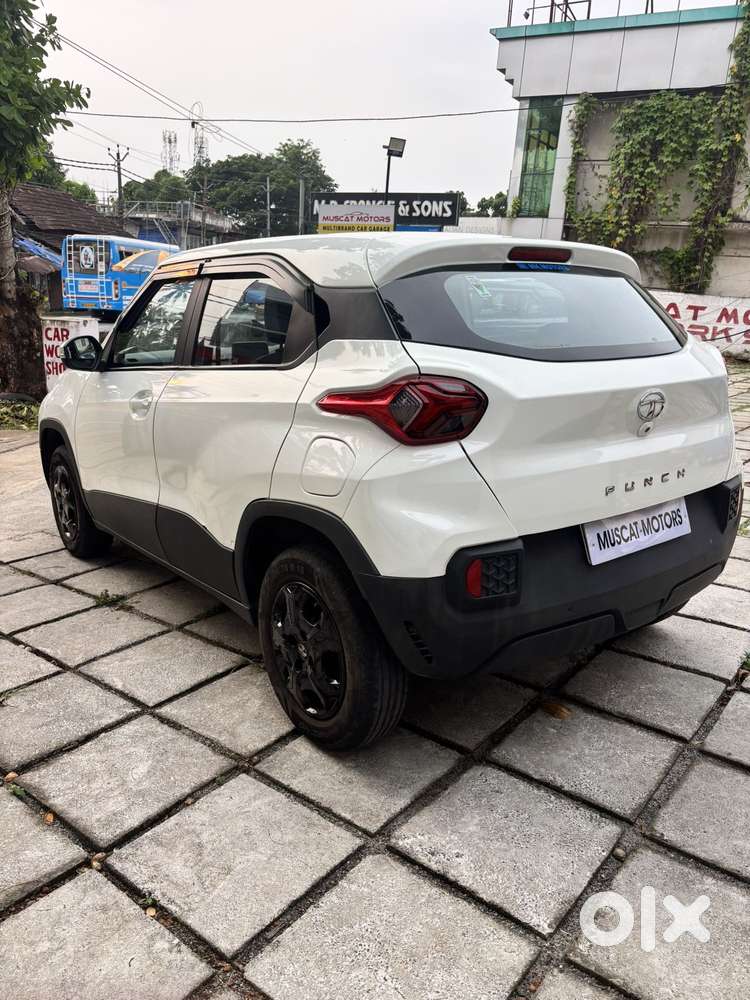 Tata Punch 1.2 Revotron Creative Amt Dual Tone, 2021, Petrol