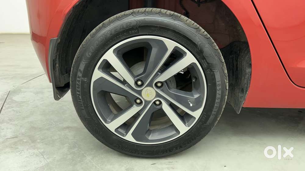 Tata Altroz Xz Plus (s), 2024, Petrol