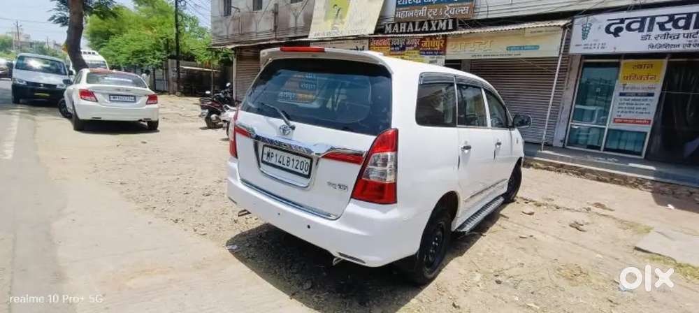 Toyota Innova 2014 Diesel 235000 Km Driven