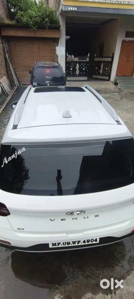 Hyundai Venue 2020 Diesel 100000 Km Driven