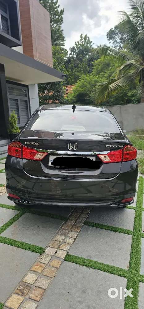 Dr Used 10000 Km To 1lakhkm Showroom Service