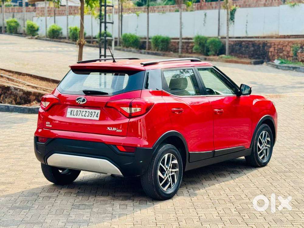 Mahindra Xuv300 1.2 W8 (o) Amt Petrol, 2022, Petrol