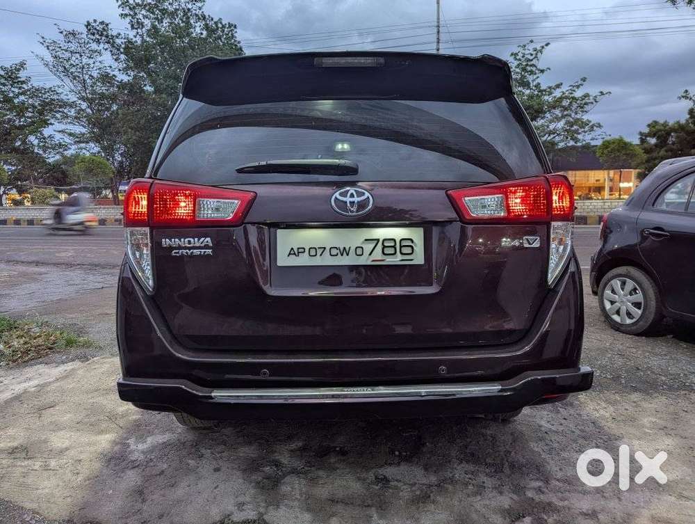 Toyota Innova Crysta 2.4 V, 2016, Diesel