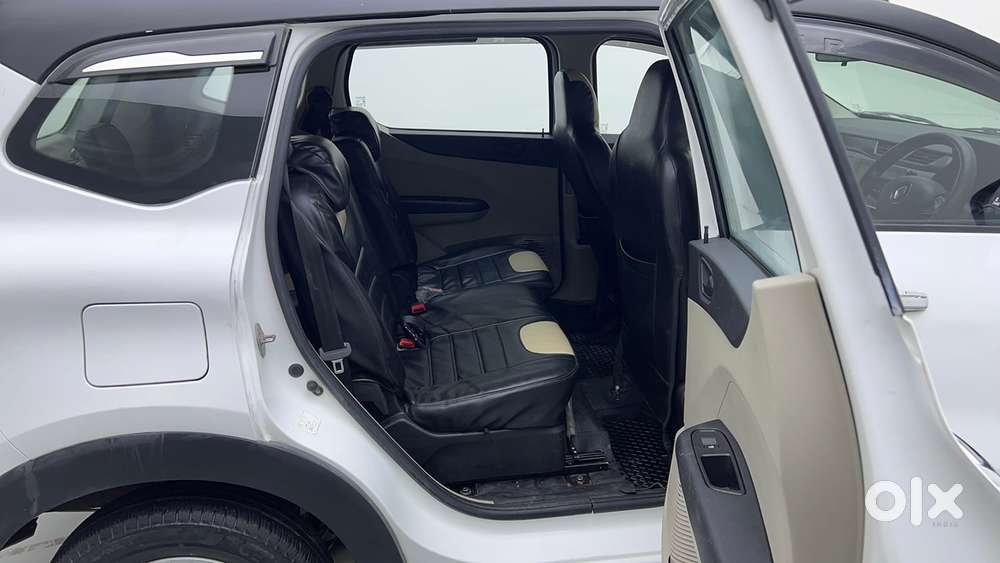 Renault Triber Rxt, 2022, Petrol