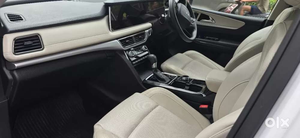 Mahindra Xuv700 2.2 Ax 7 Diesel At Luxury Pack Str, 2024, Diesel
