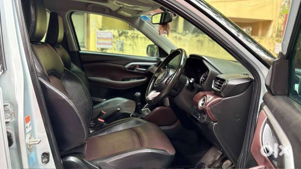 Maruti Suzuki Grand Vitara 1.5 Alpha Smart Hybrid Dual Tone, 2022, P..
